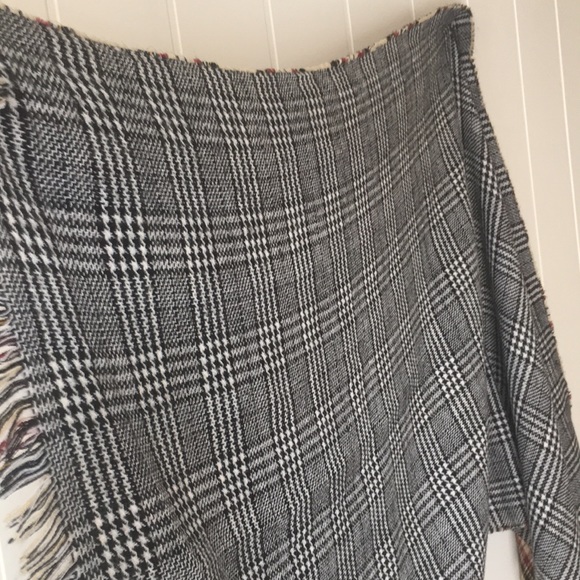 Reversible Ladies shawl - Picture 9 of 10